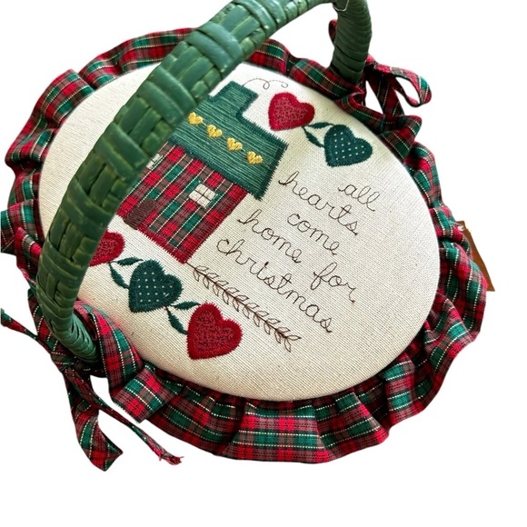 Valorie Stockwell Folk Art Applique Green Red Tartan Christmas Wicker Basket NWT - Picture 8 of 10